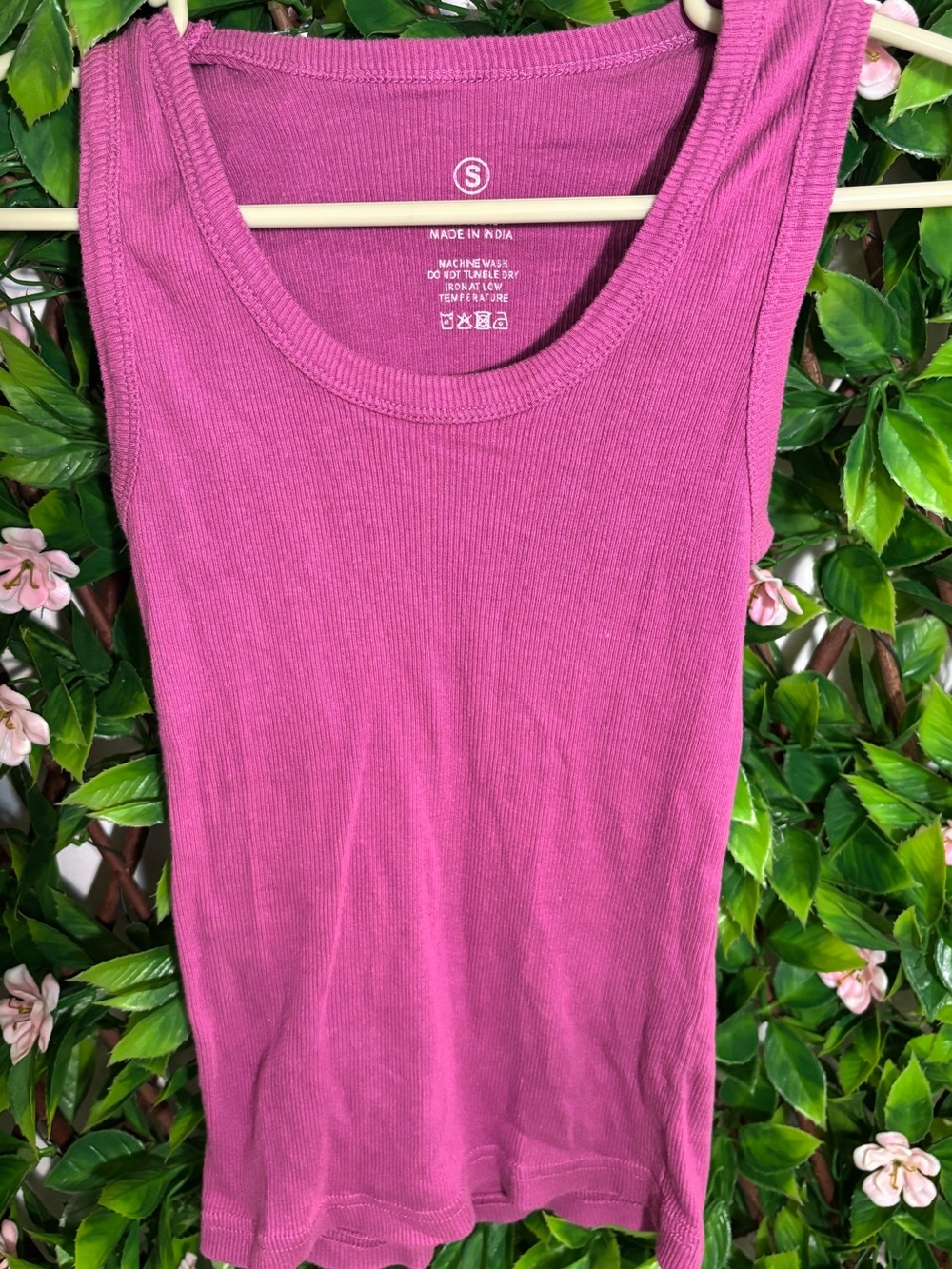 Ribbed Scoop Neck Tank Top - Magenta Pink